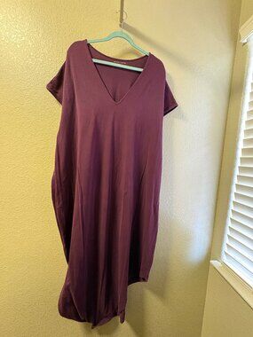 Universal Standard V-neck t-shirt dress Geneva in Eggplant XL